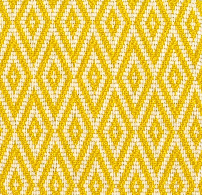 Желтая ткань с узором