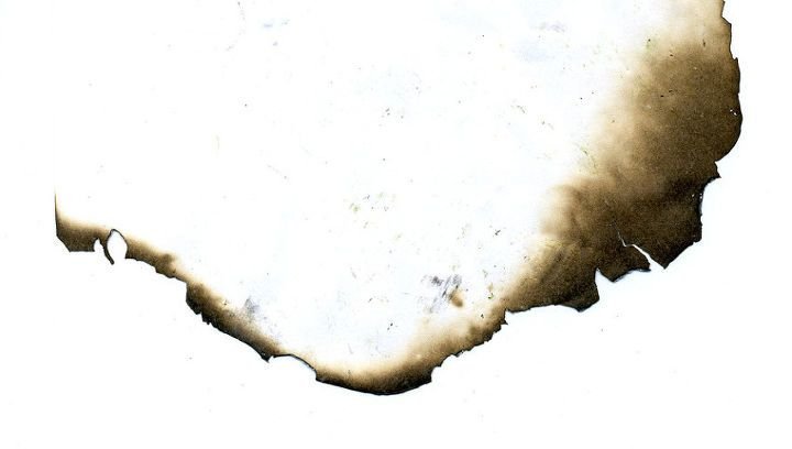 Обгоревший край бумаги