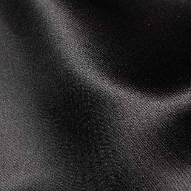 Черная ткань