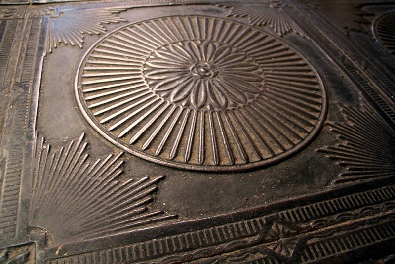 Чугунная плита Везувий