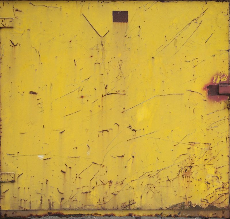 Желтый крашеный металл