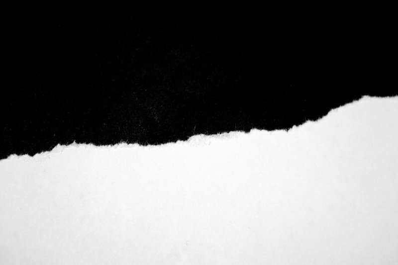 Рваный край бумаги