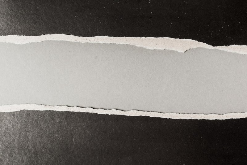 Рваная белая текстурная бумага