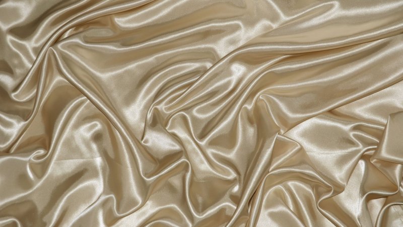 Бежевый шелк