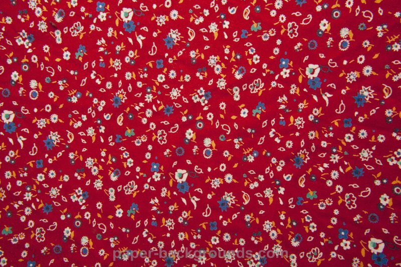 Красная ткань в цветочек