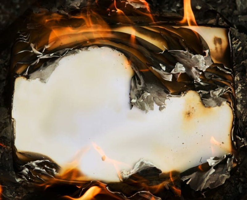 Горящая бумага