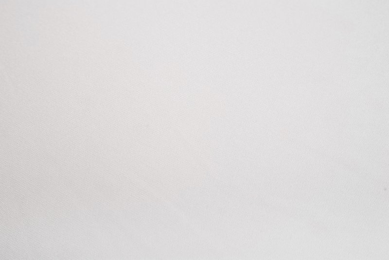 Белый пластик