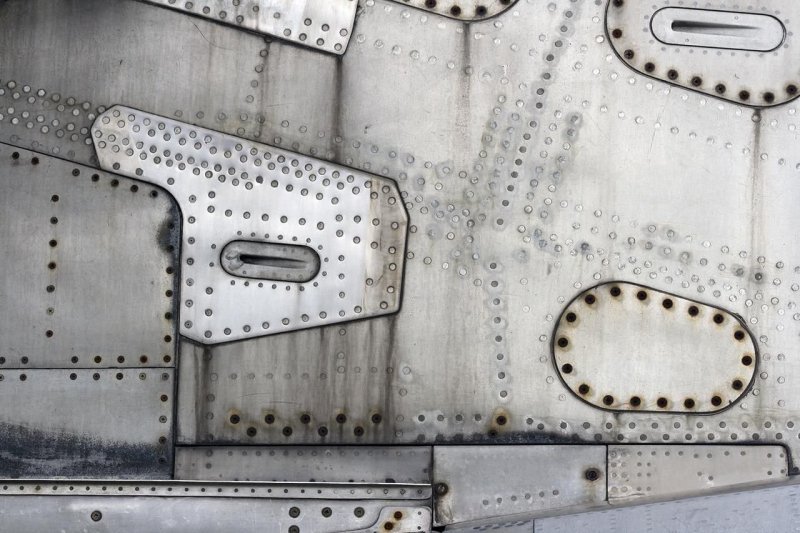 Металлическая обшивка корабля