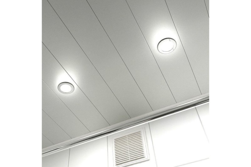 Потолок реечный Cesal s 100