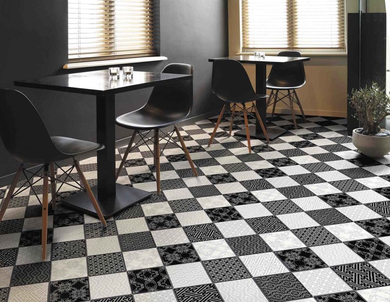 Juteks strong Plus Chess 4