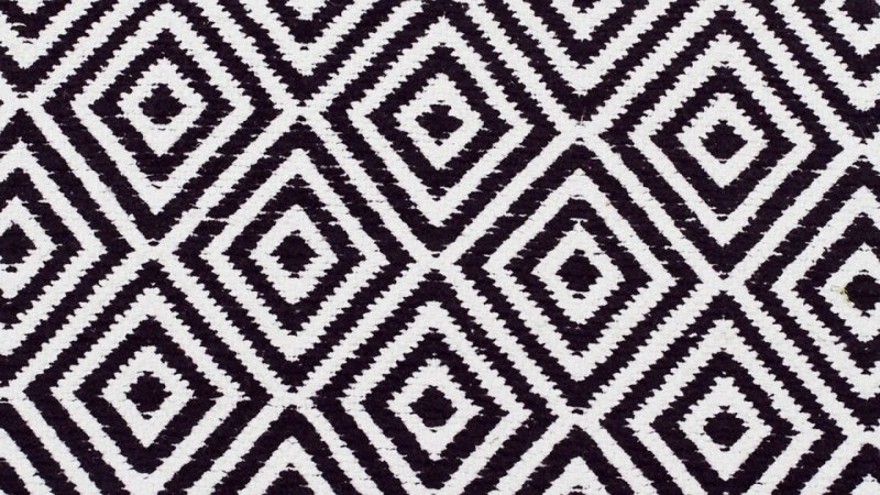 Ковер с геометрическим узором