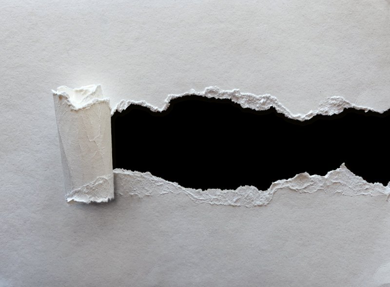 Рваный край бумаги