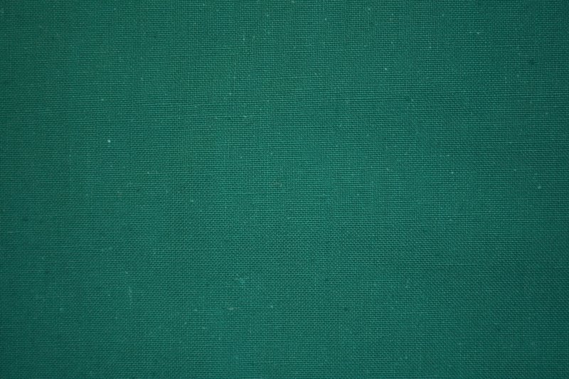 Темно зеленое сукно