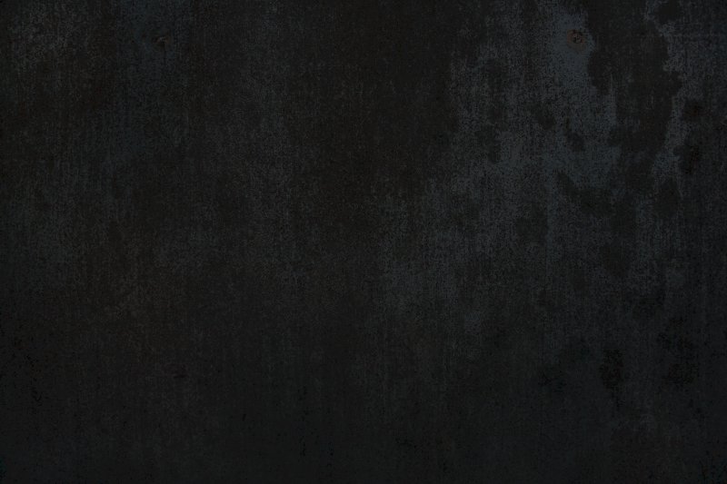 Металл черного цвета