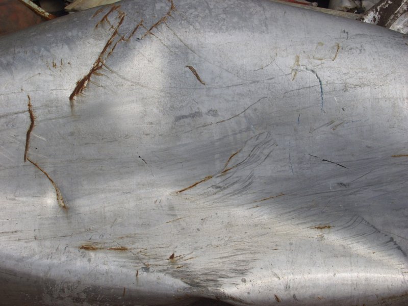 Вмятина на металле