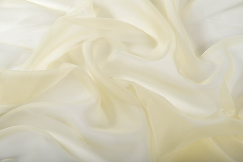 Белый шелк