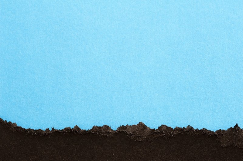 Синяя рваная бумага