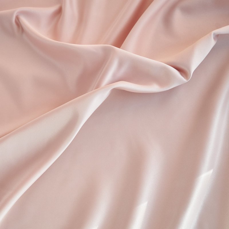 Розовый шелк