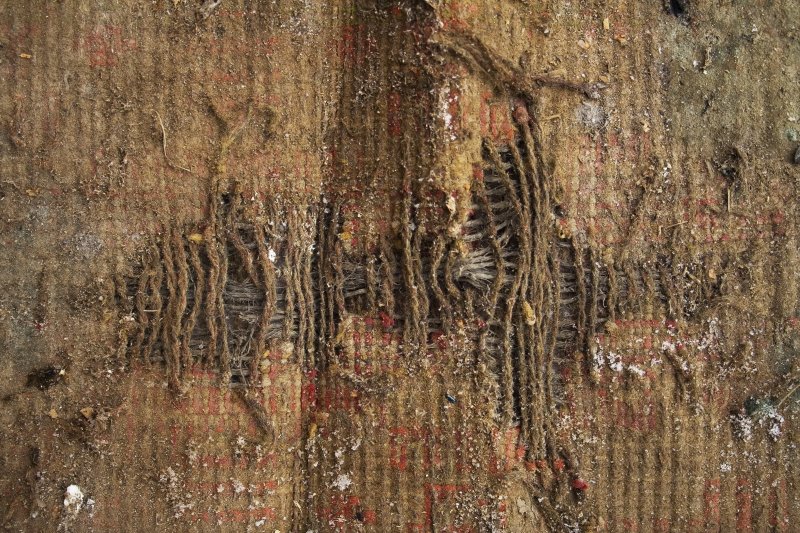 Старая рваная ткань