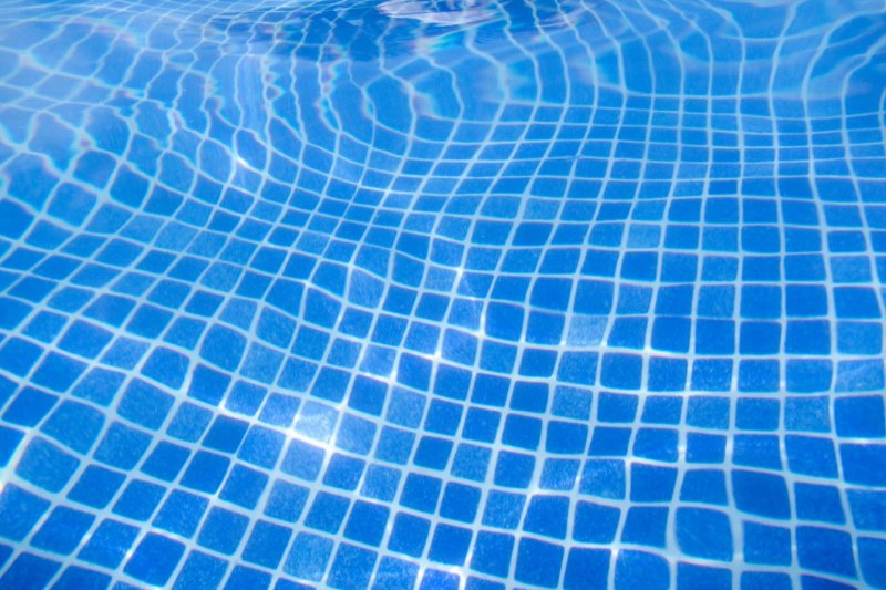 Вода в бассейне