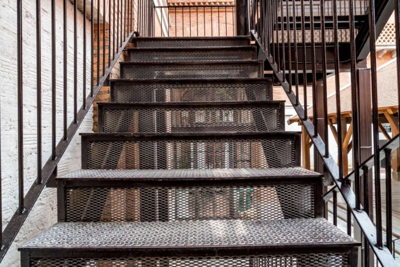 Текстура металлической лестницы