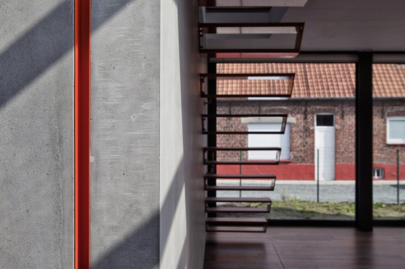 Необычные дизайнерские лестницы из металла