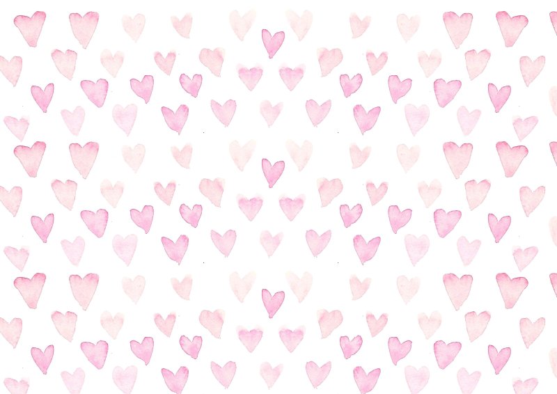 Розовое сердечко на белом фоне