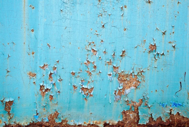 Старая краска на металле