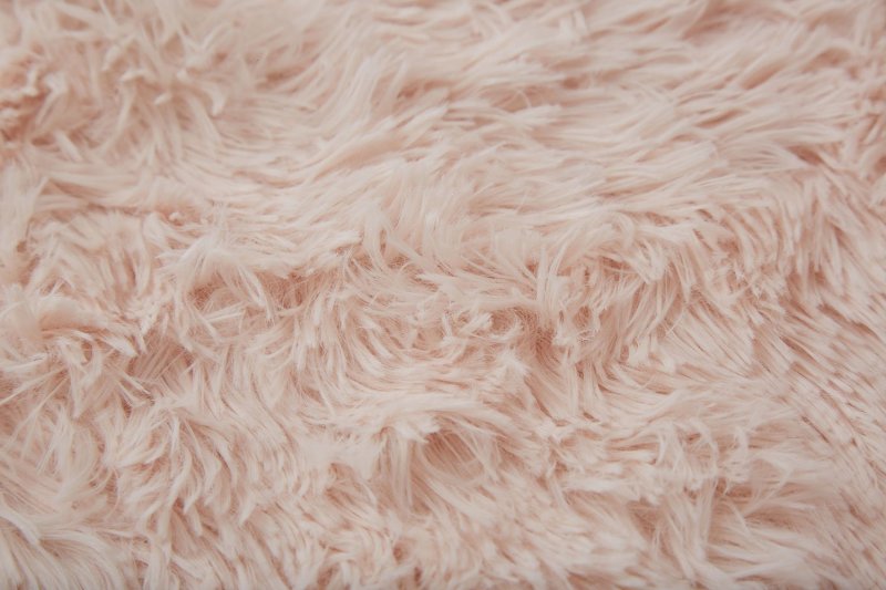 Розовый мех