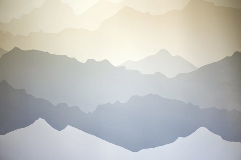 Горы на стене