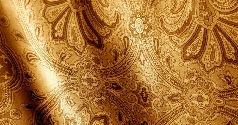 Коричневый фон с узорами