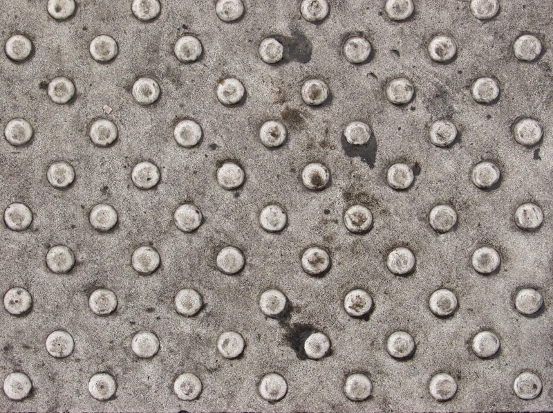 Пластина с заклепками