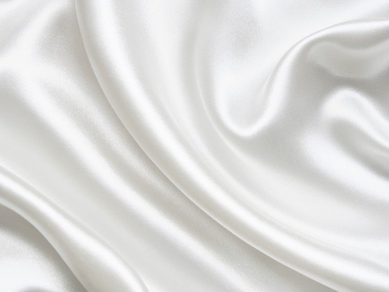 Белая шелковая ткань