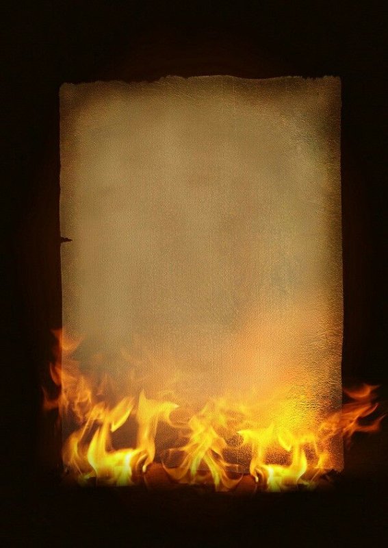 Обгорелая бумага с огнем