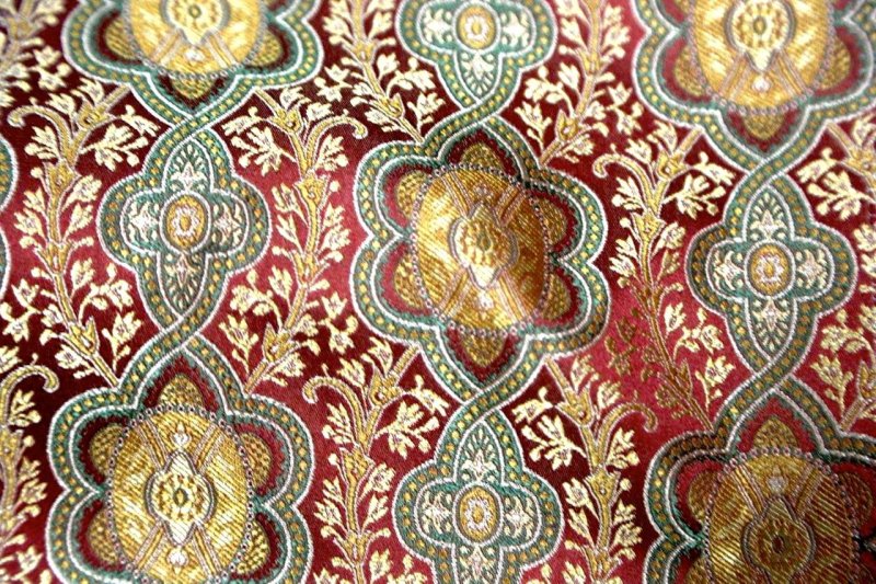 Восточные узоры на ткани
