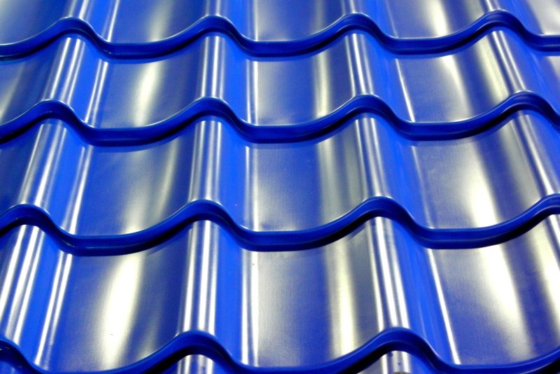 Металлочерепица МП Монтеррей ПЭ RAL 5005