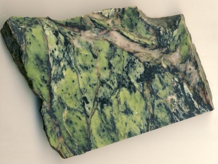 Серпентин змеевик