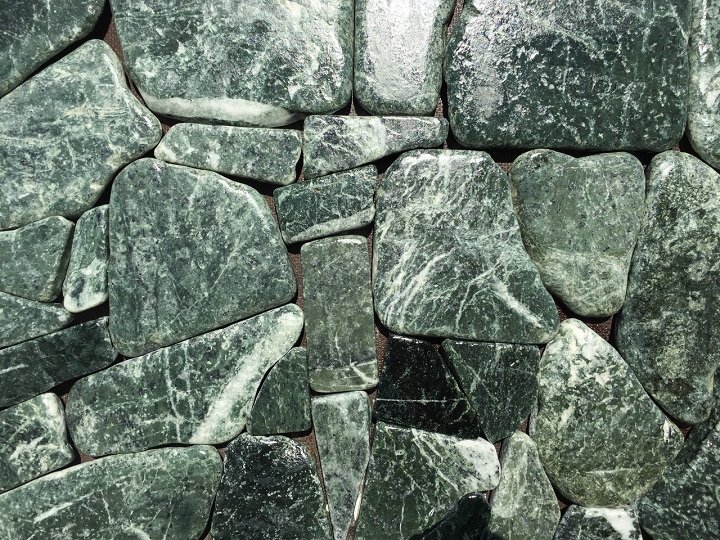 Плитняк малахит