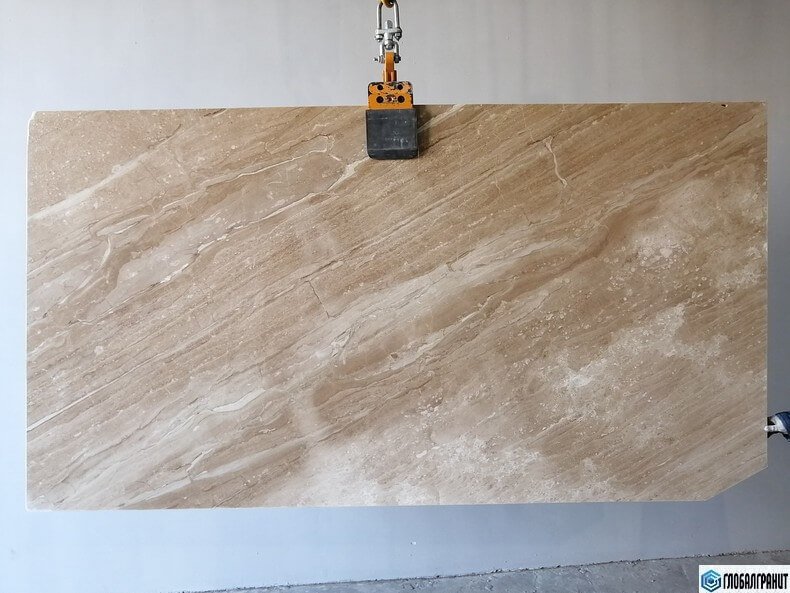 Daino reale мрамор