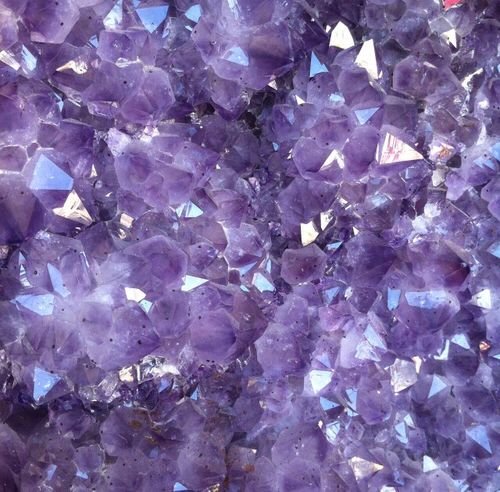 Фиолетовый кварц аметист