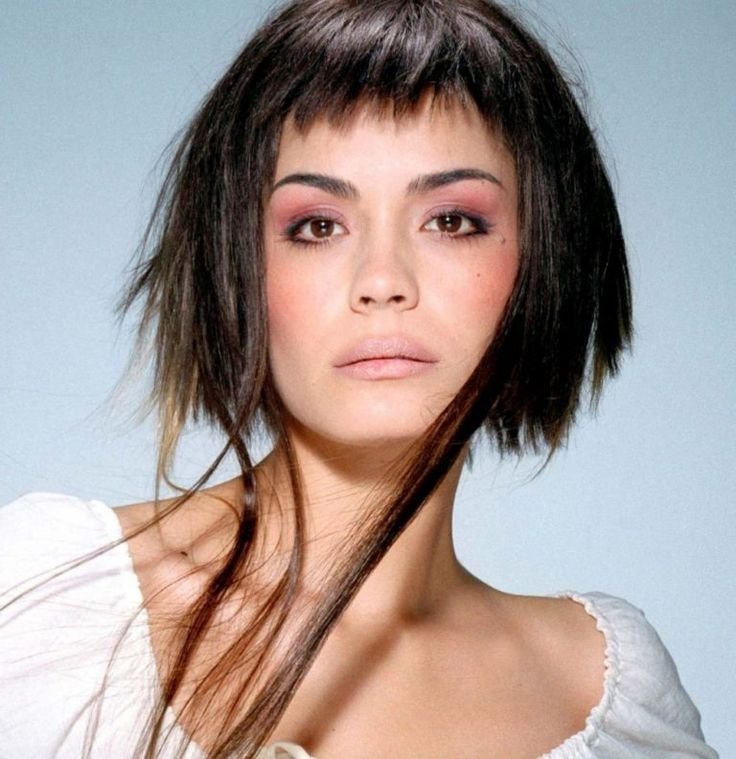 Шаннин Соссамон с челкой