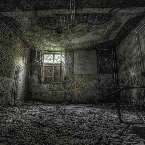 Заброшенная стена