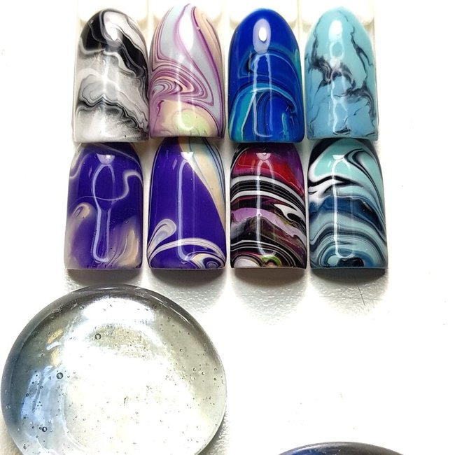 Маникюр с эффектом растекания