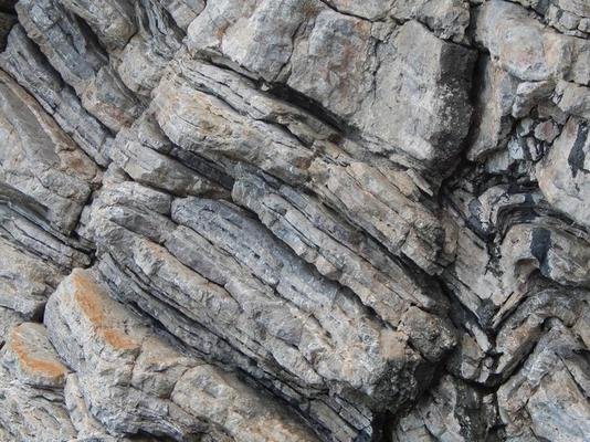 Бороздчатая фактура камня