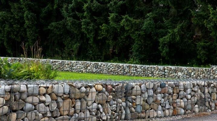 Габионная подпорная стена