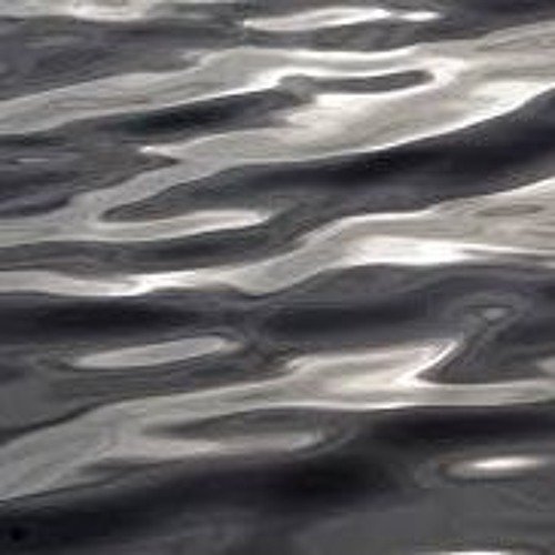 Черная вода блики