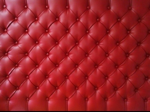 Обивка красная