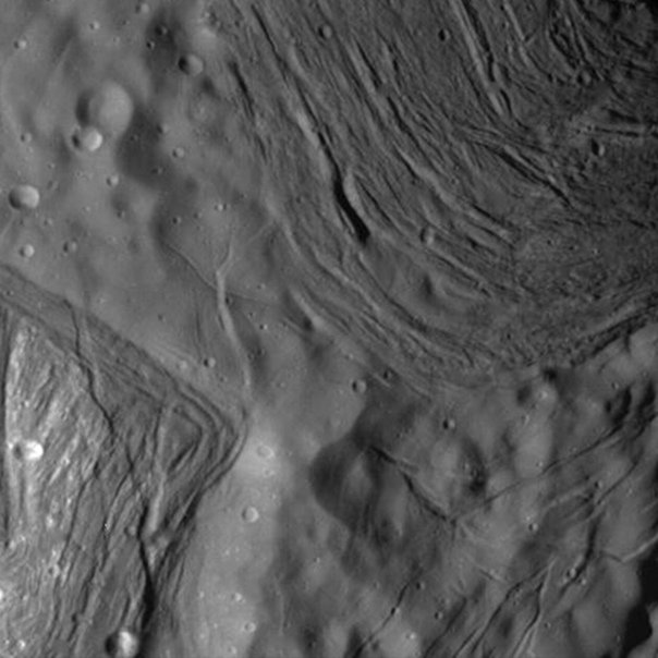 Уступ Верона на Миранде (Спутник урана)