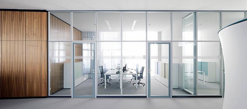 Цельностеклянные перегородки Алютех