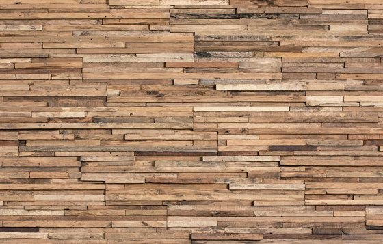 Деревянная стена